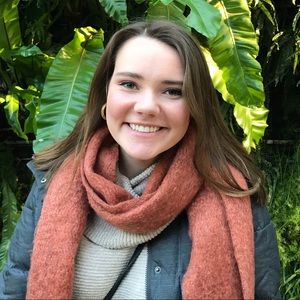 Meet your Posher, Maura